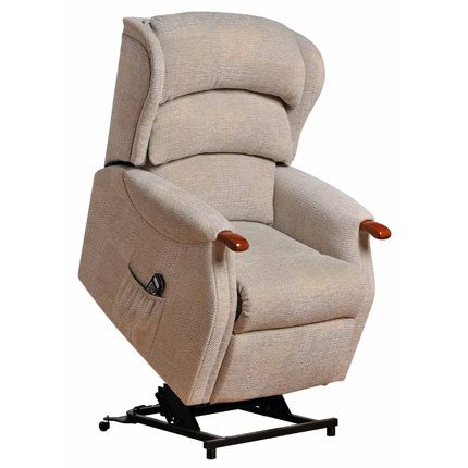 Celebrity Westbury Petite Riser Recliner Mr Chairman Riser